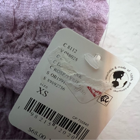 Free People Women’s Krystal Tee, textured V-neck t-shirt Tuscany Size: X-Small - Picture 4 of 5